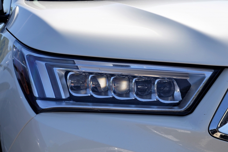 automobile-GARS-min_acura-headlamp-2834131